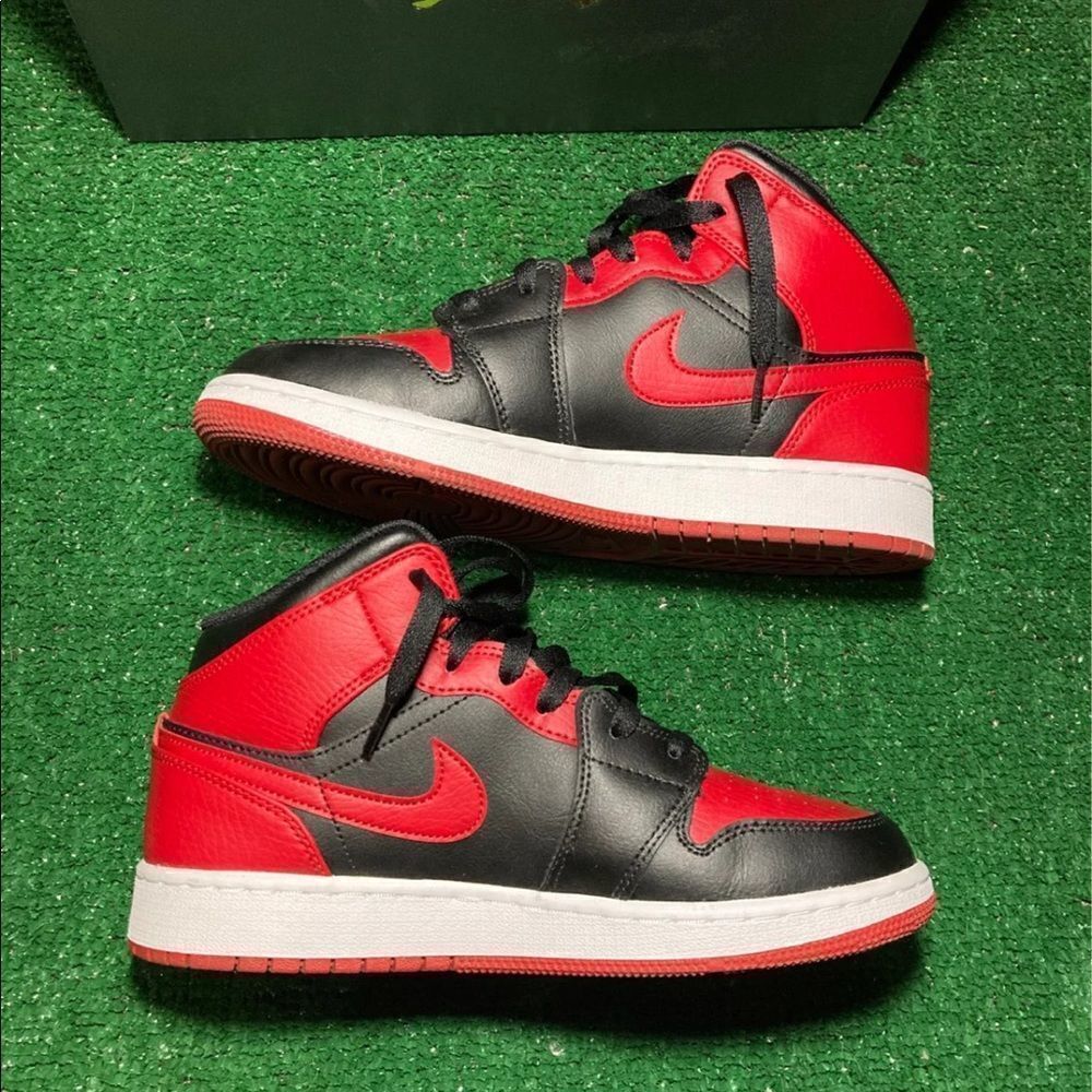 Jordan 1 bred toe mid